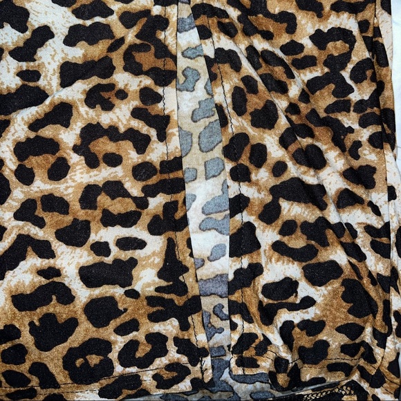 Cheetah MIDI Skirt with slit - Picture 4 of 6